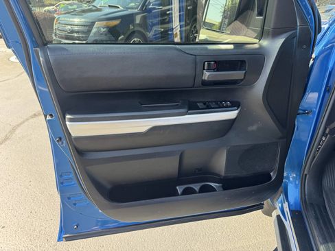 Used 2017 Toyota Tundra SR5 image 16