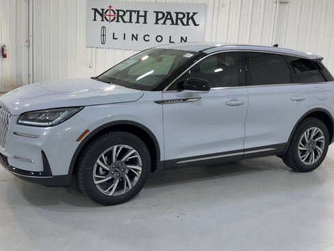 New 2026 Lincoln Corsair Premiere FWD image 6