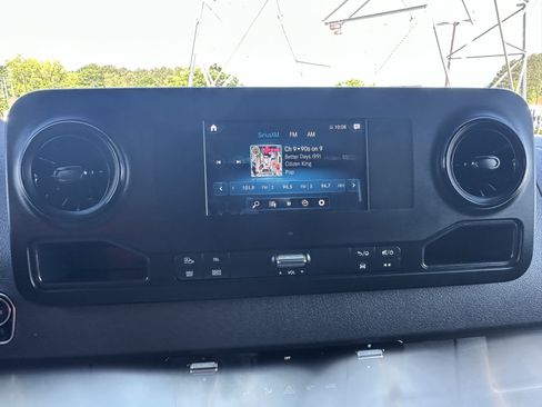 Used 2024 Mercedes-Benz Sprinter 2500 w/ Acoustic Package image 25