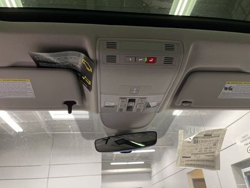 New 2026 Volkswagen Taos SE image 23