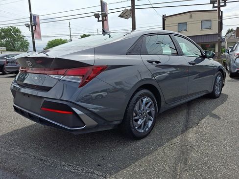Used 2024 Hyundai Elantra SEL FWD image 5