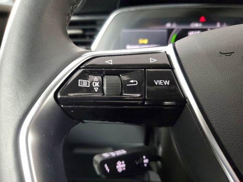 Used 2023 Audi e-tron Premium Plus w/ Premium Plus Package image 25