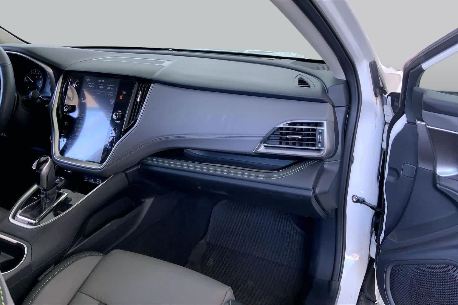 Used 2025 Subaru Outback Onyx Edition AWD/4WD image 19