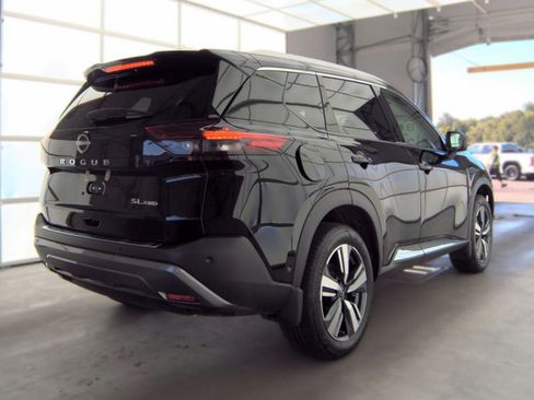 Used 2023 Nissan Rogue SL w/ SL Premium Package AWD/4WD image 3