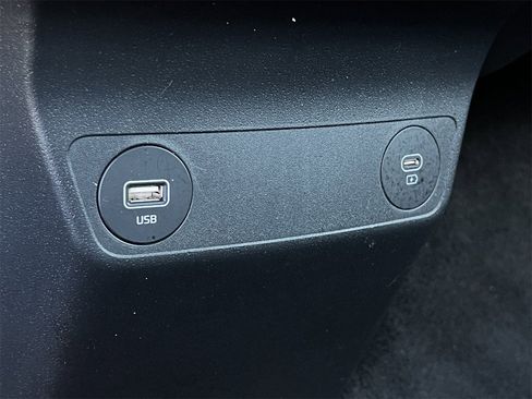 Used 2022 Kia EV6 Wind image 23