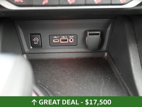 Used 2025 Nissan Sentra SV image 29