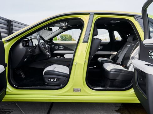 Used 2025 Rolls-Royce Ghost Black Badge image 31