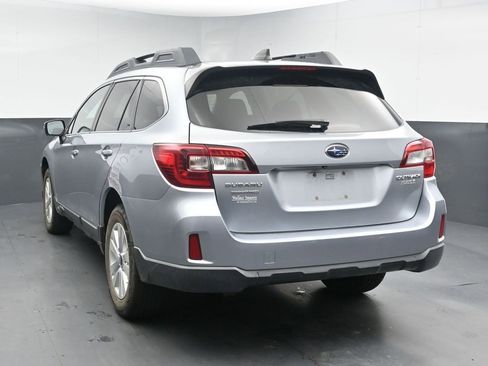 Used 2017 Subaru Outback 2.5i Premium AWD/4WD image 6