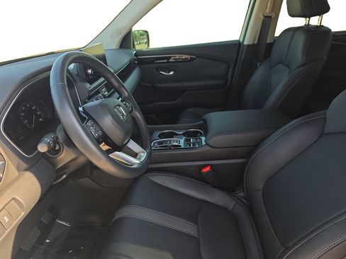 Used 2025 Honda Pilot EX-L image 12