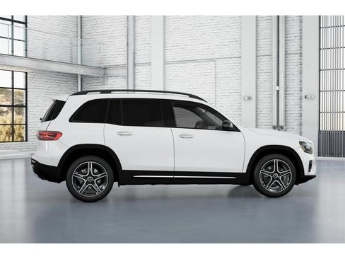 New 2026 Mercedes-Benz GLB 250 4MATIC image 17