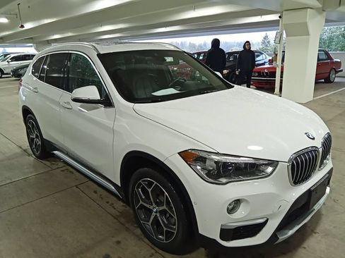 Used 2019 BMW X1 xDrive28i w/ Convenience Package AWD/4WD image 3