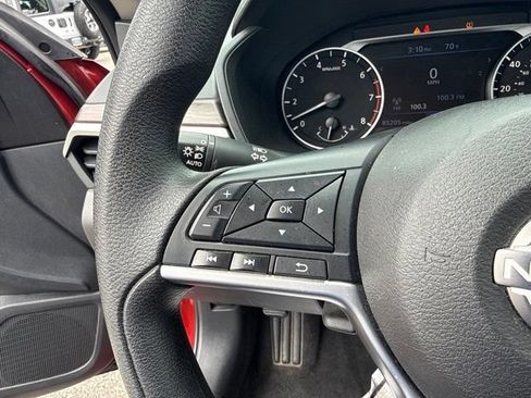 Used 2024 Nissan Altima 2.5 SV FWD image 30