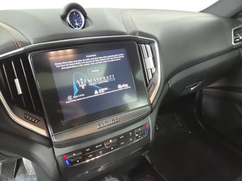 Used 2017 Maserati Ghibli S Q4 AWD/4WD image 25