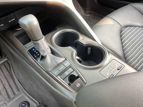 Used 2024 Toyota Camry SE w/ Cold Weather Package AWD/4WD image 19
