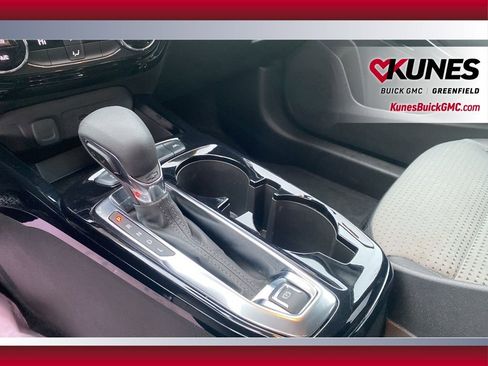 Used 2025 Chevrolet Trax LT image 24