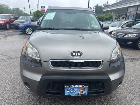 Used 2010 Kia Soul + FWD image 2