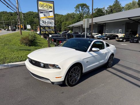 Used 2010 Ford Mustang GT RWD image 1