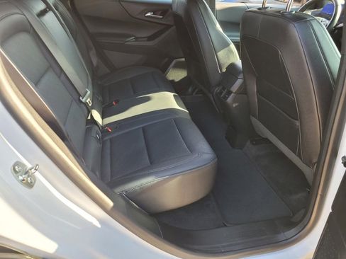 Used 2025 Chevrolet Equinox LT w/ Convenience Package II FWD image 11