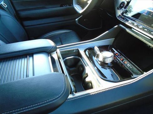 Used 2025 Jeep Wagoneer 4WD w/ Mopar Step-Up Package image 17