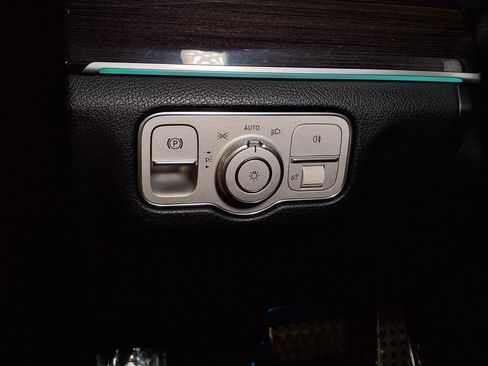 Used 2022 Mercedes-Benz GLS 450 4MATIC image 12