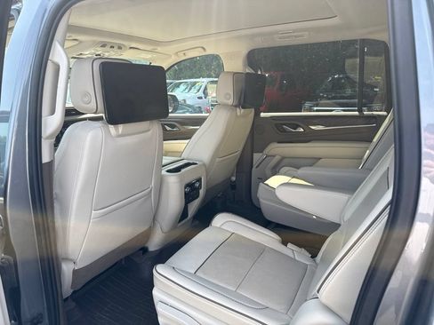 Used 2021 GMC Yukon XL Denali w/ Denali Premium Package AWD/4WD image 15