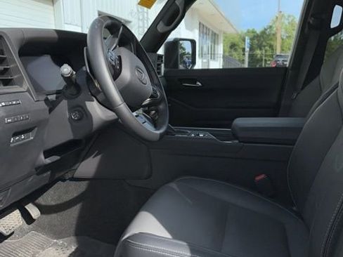 Used 2025 Lexus GX 550 image 11