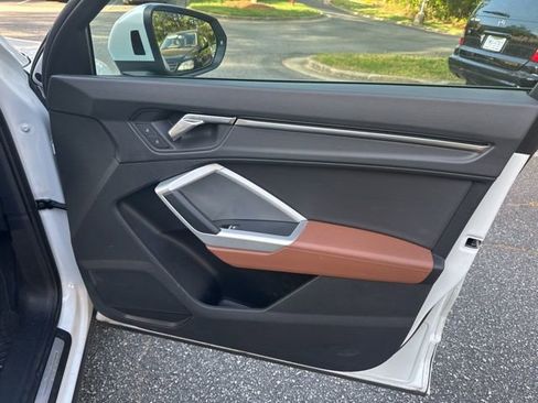 Used 2024 Audi Q3 2.0T Premium image 19