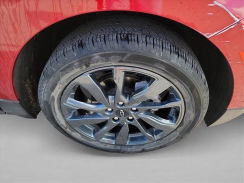 Used 2023 Chevrolet Equinox RS w/ LPO, Floor Liner Package FWD image 9