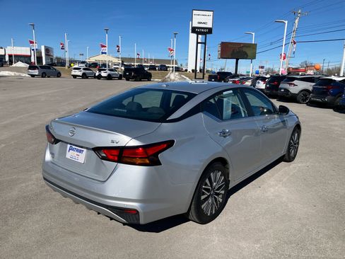 Used 2024 Nissan Altima 2.5 SV image 7