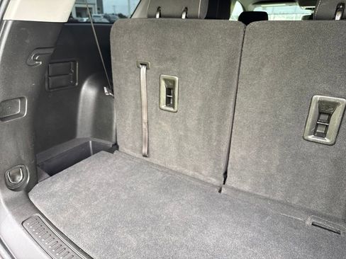 Used 2023 GMC Acadia SLE w/ Driver Convenience Package image 45