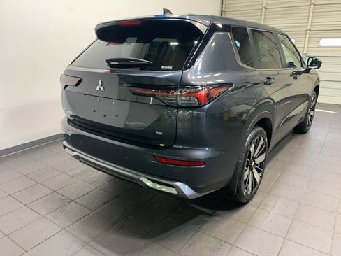 New 2026 Mitsubishi Outlander SE image 3