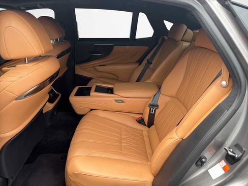 Used 2023 Lexus LS 500 AWD w/ Luxury Package image 9