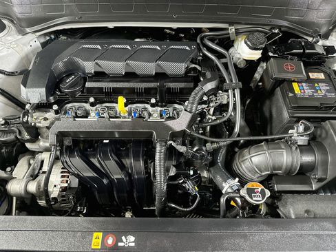 Used 2025 Hyundai Venue SEL FWD image 33