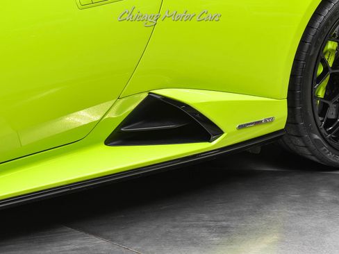 Used 2020 Lamborghini Huracan EVO image 32