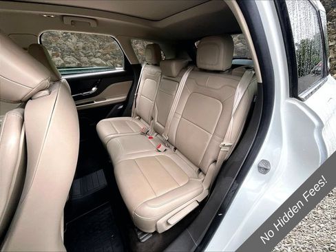 Used 2021 Lincoln Corsair AWD w/ Premium Package image 21