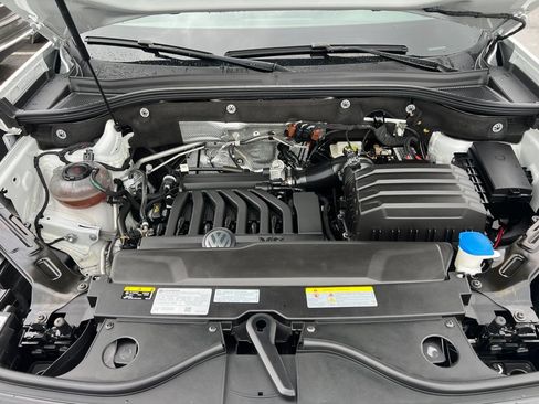 Used 2023 Volkswagen Atlas Cross Sport SEL R-Line AWD/4WD image 12