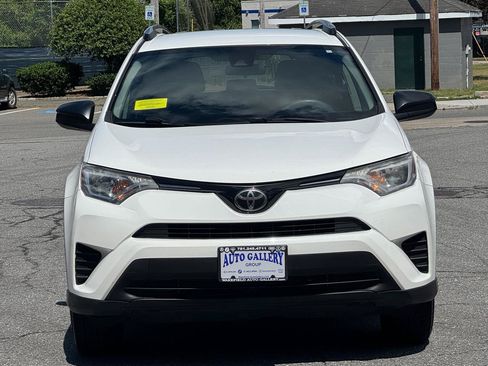 Used 2017 Toyota RAV4 LE AWD/4WD image 2