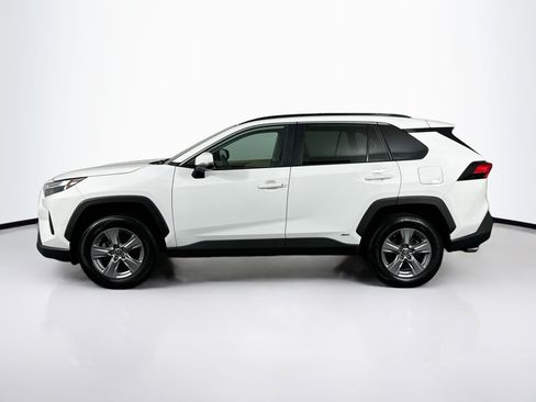 Used 2022 Toyota RAV4 XLE w/ Convenience Package image 7
