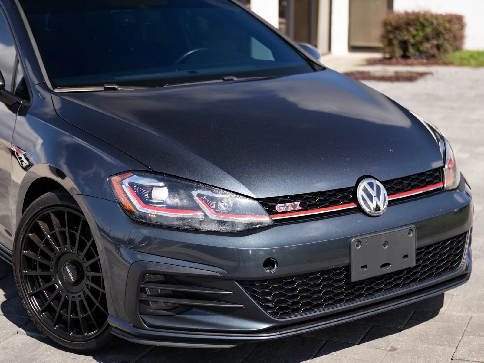 Used 2020 Volkswagen GTI SE FWD image 3
