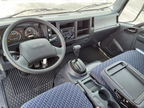 New 2025 Chevrolet Low Cab Forward image 7