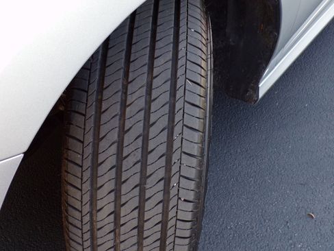 Used 2025 Toyota Camry LE image 7