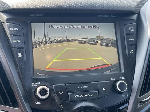 Used 2016 Hyundai Veloster Turbo w/ Option Group 04 FWD image 26