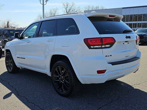 Used 2019 Jeep Grand Cherokee Altitude AWD/4WD image 4