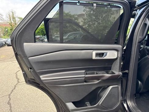 Used 2020 Ford Explorer Platinum w/ Premium Technology Package AWD/4WD image 37