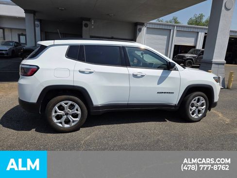 Used 2025 Jeep Compass Latitude AWD/4WD image 25