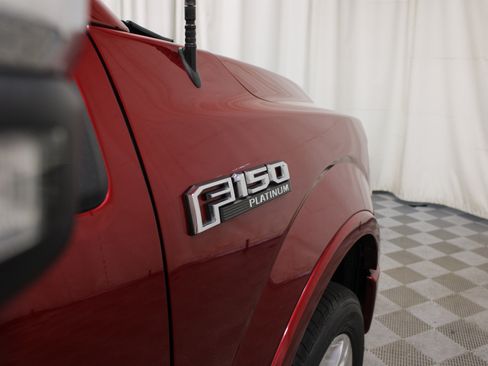 Used 2015 Ford F150 Platinum w/ Equipment Group 701A Luxury AWD/4WD image 29