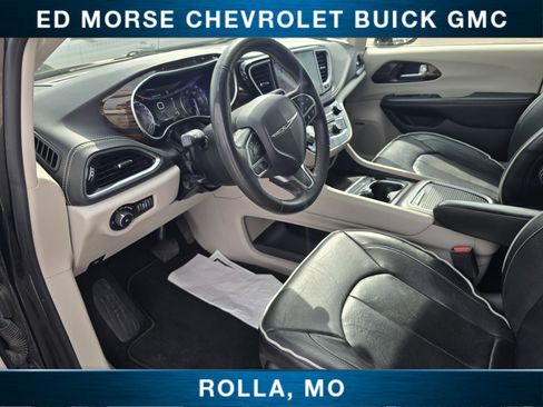 Used 2022 Chrysler Pacifica Limited w/ Uconnect Theater Family Group AWD/4WD image 14