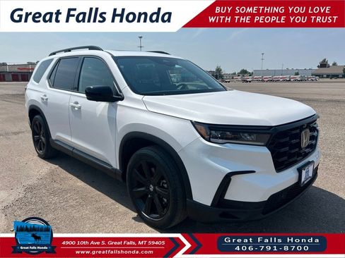 Used 2025 Honda Pilot Black Edition image 1