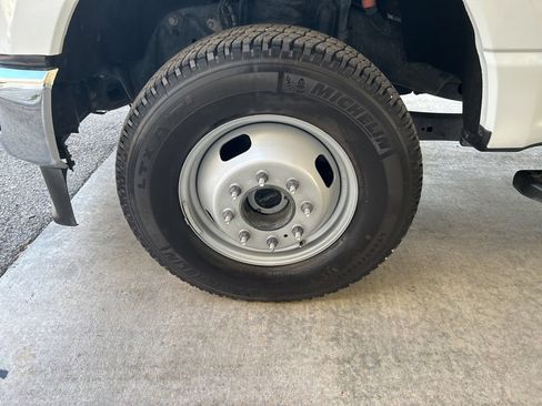 Used 2025 Ford F350 XLT w/ FX4 Off-Road Package AWD/4WD image 13