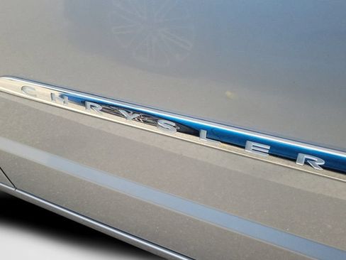 Used 2014 Chrysler Town & Country S FWD image 12